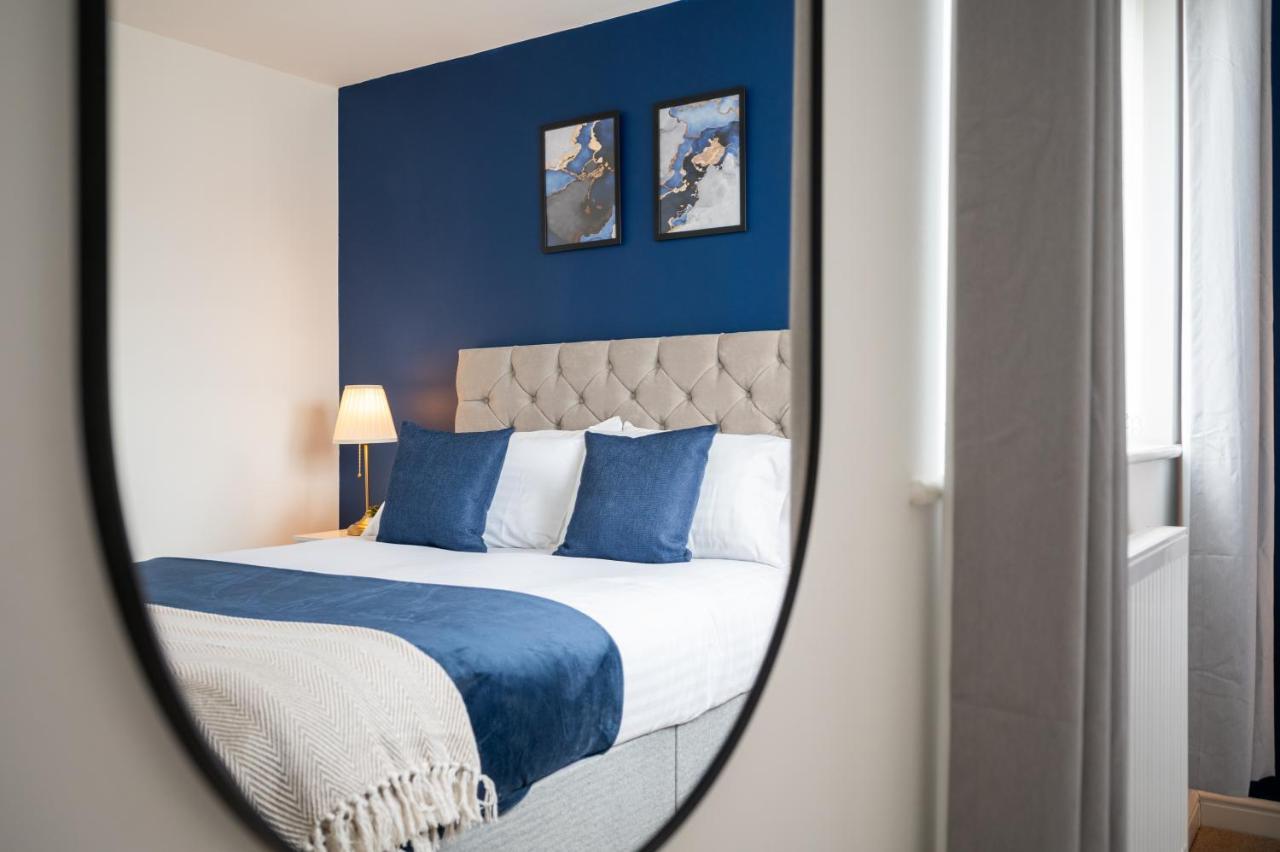 Lovely Manchester House , Quiet Neighborhood, 6Mins To Coop Live Arena, Etihad Stadium & City Centre With Wifi & Free Private Parking Esterno foto