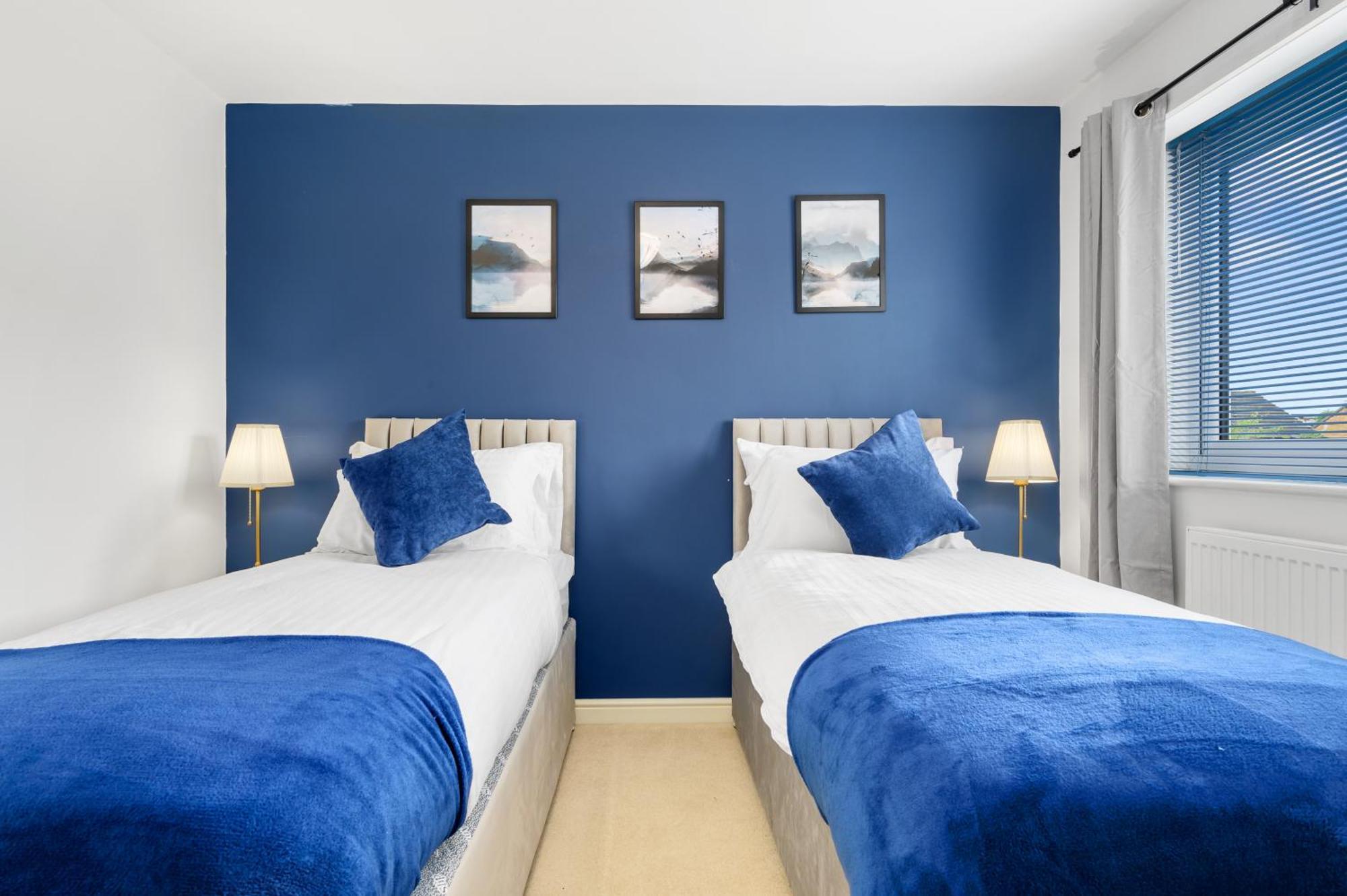 Lovely Manchester House , Quiet Neighborhood, 6Mins To Coop Live Arena, Etihad Stadium & City Centre With Wifi & Free Private Parking Esterno foto