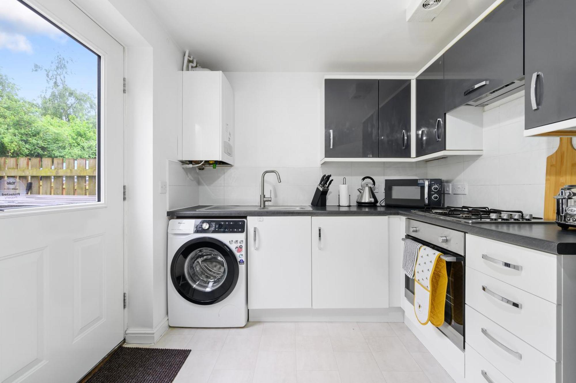Lovely Manchester House , Quiet Neighborhood, 6Mins To Coop Live Arena, Etihad Stadium & City Centre With Wifi & Free Private Parking Esterno foto